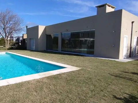 Casa en Alquiler en El Cantón, Countries y Barrios Cerrados en Escobar