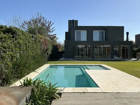 Casa en Venta en Garin-Centro, Garin