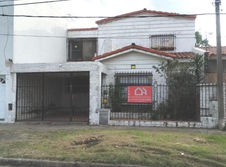 Casa · 158m² · 6 Ambientes · 1 Cochera