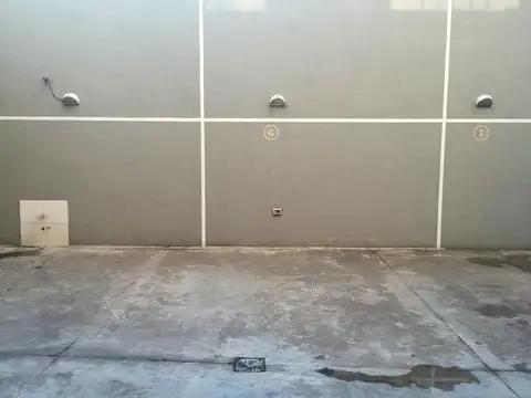 Cochera en Alquiler en Lanús Este, Lanús