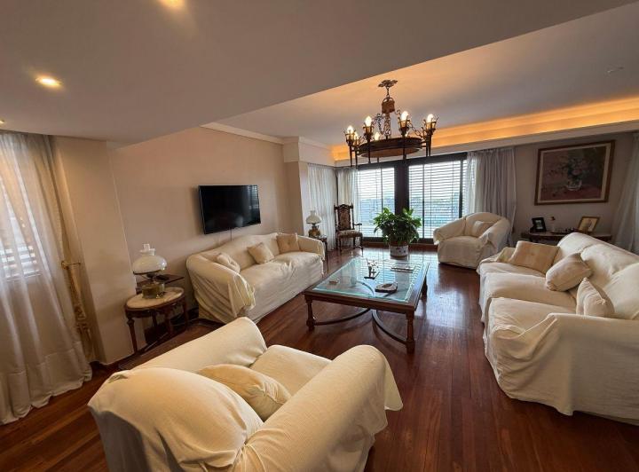 Departamento · 140m² · 4 Ambientes · 1 Cochera