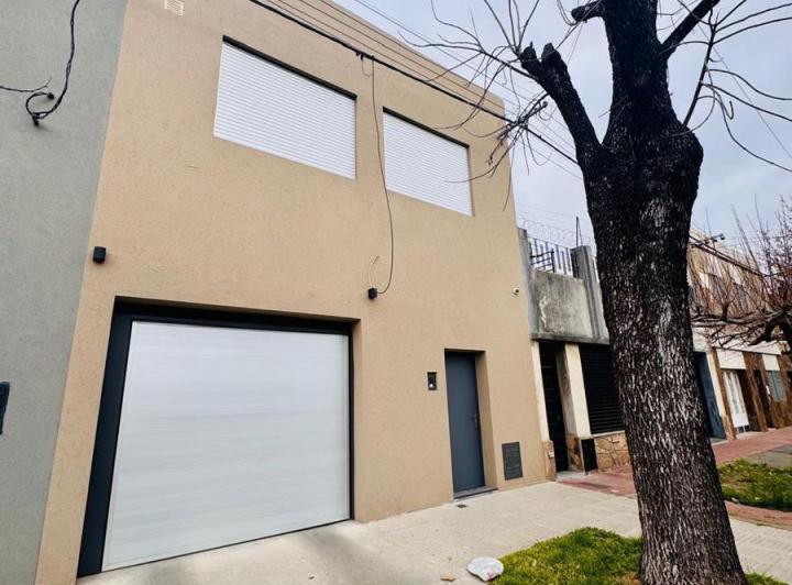 Casa · 100m² · 6 Ambientes