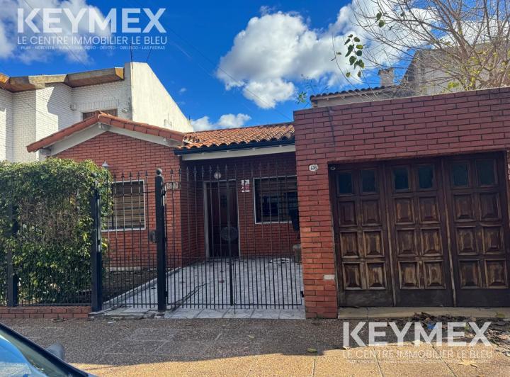 Casa · 180m² · 4 Ambientes · 1 Cochera
