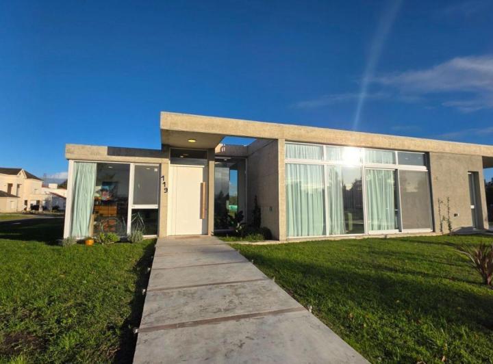 Casa · 159m² · 4 Ambientes · 2 Cocheras