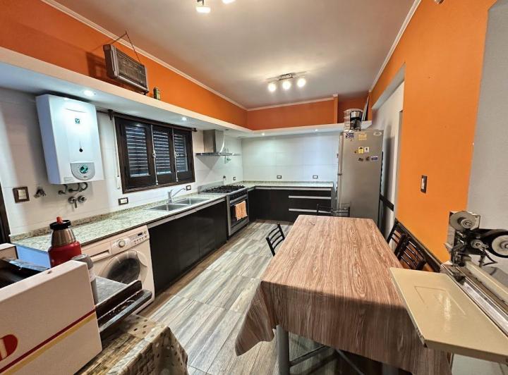 Casa · 111m² · 5 Ambientes · 1 Cochera