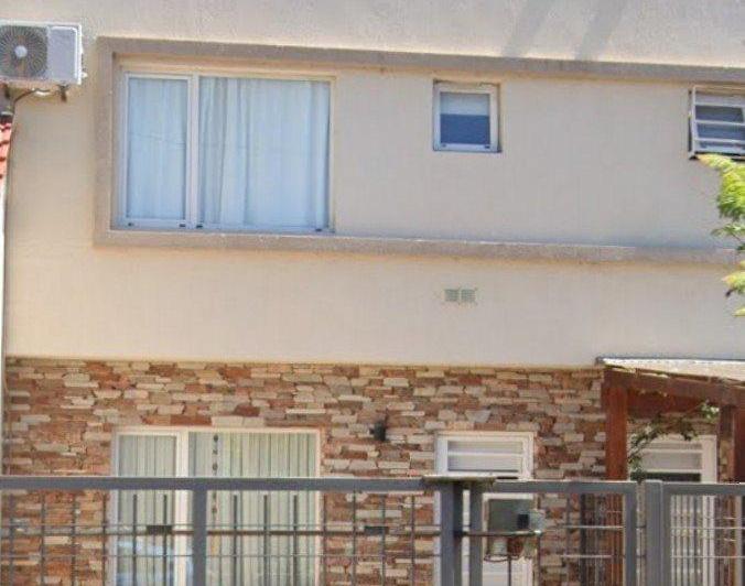 Casa · 90m² · 4 Ambientes · 1 Cochera