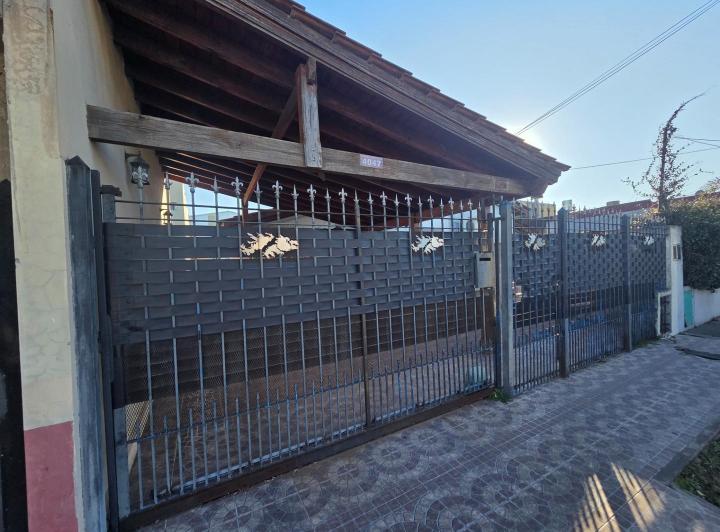 Casa · 90m² · 3 Ambientes · 1 Cochera
