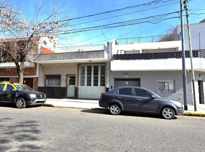 Casa · 142m² · 4 Ambientes · 2 Cocheras