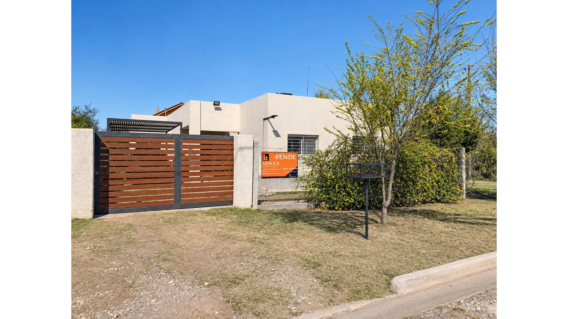 Dos viviendas en venta con pileta Merlo San Luis