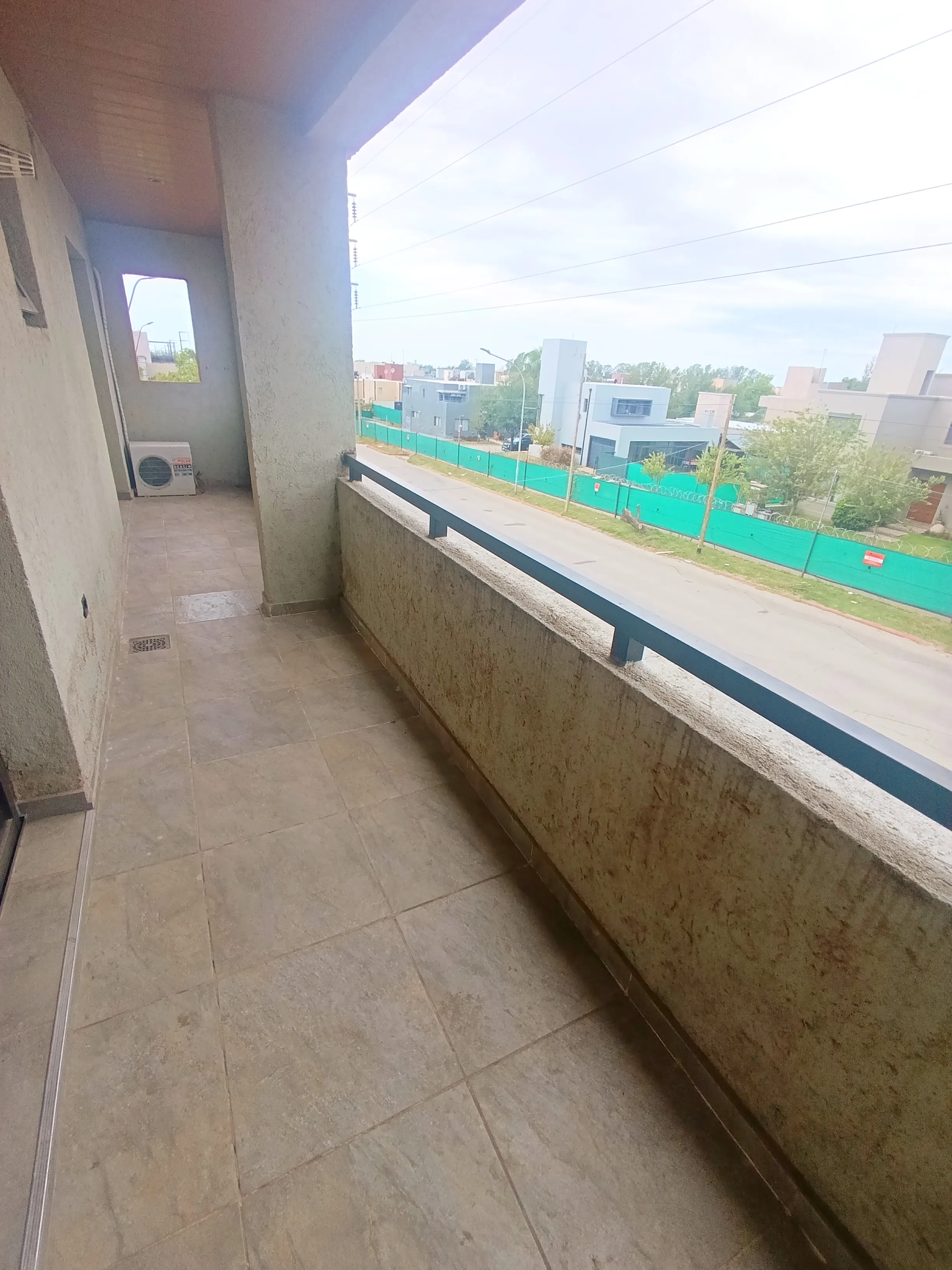 Valle Escondido Alquiler DEPARTAMENTAZO SUPER AMPLIO 2 Dor, 2 Bañ, Balcón pasante al frente  250 mts Valle Mall / Hola Valle