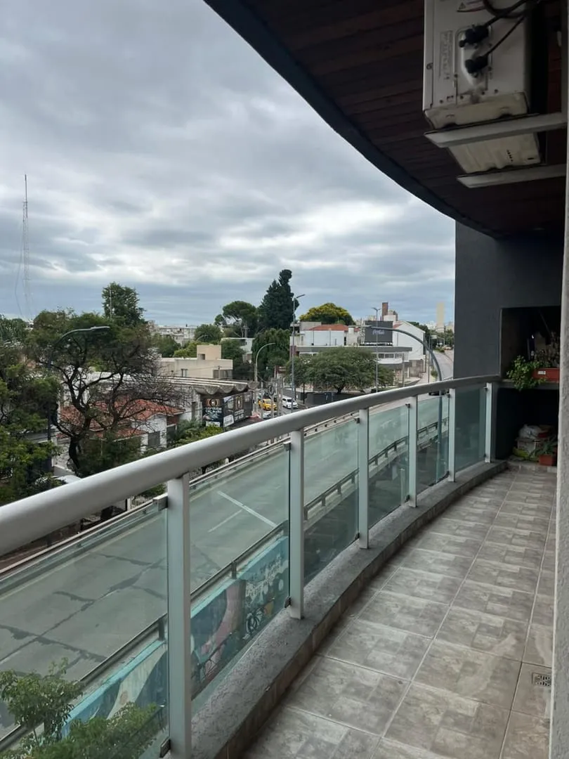 Departamento de dos dormitorios amoblado en alquiler a metros del Nuevo Centro