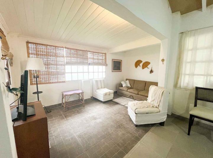 Casa · 104m² · 5 Ambientes · 2 Cocheras