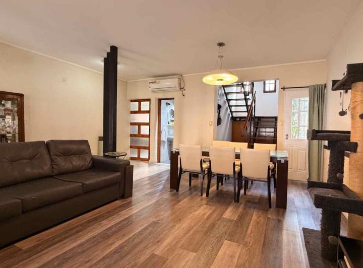 Casa · 146m² · 4 Ambientes · 1 Cochera