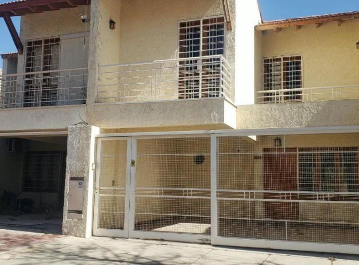Casa · 139m² · 7 Ambientes · 2 Cocheras