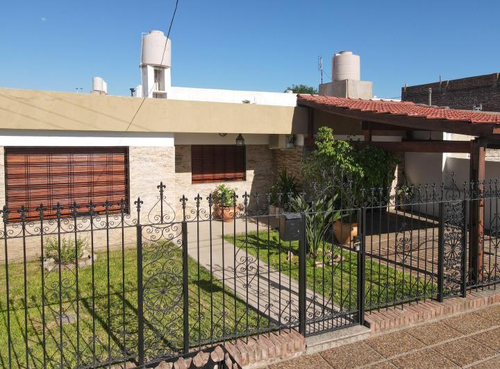 Casa · 204m² · 5 Ambientes · 1 Cochera