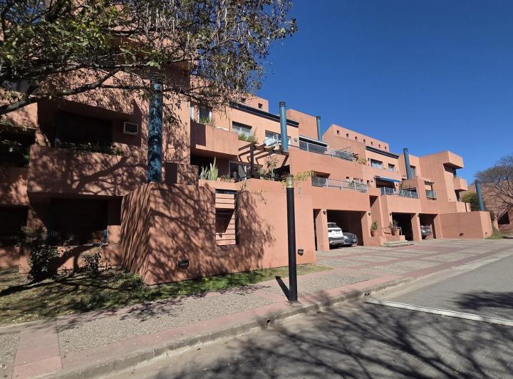 Departamento · 90m² · 4 Ambientes · 1 Cochera