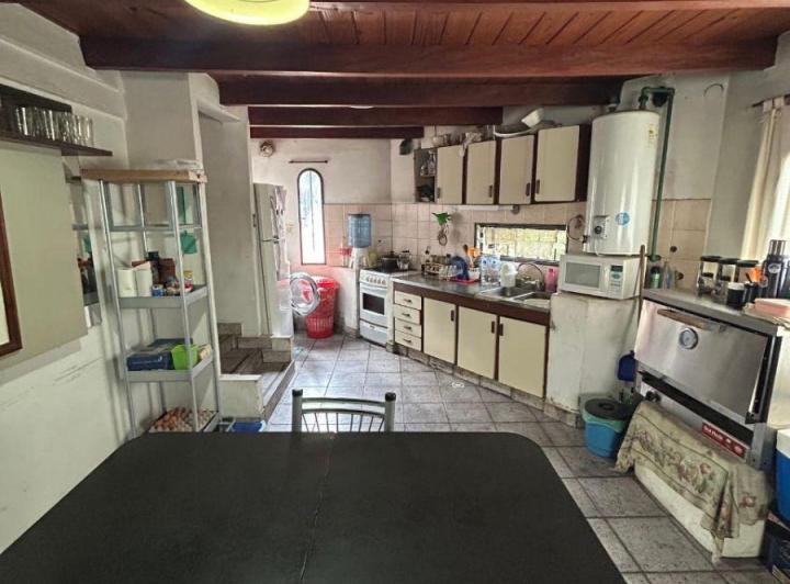 Casa · 145m² · 6 Ambientes · 2 Cocheras