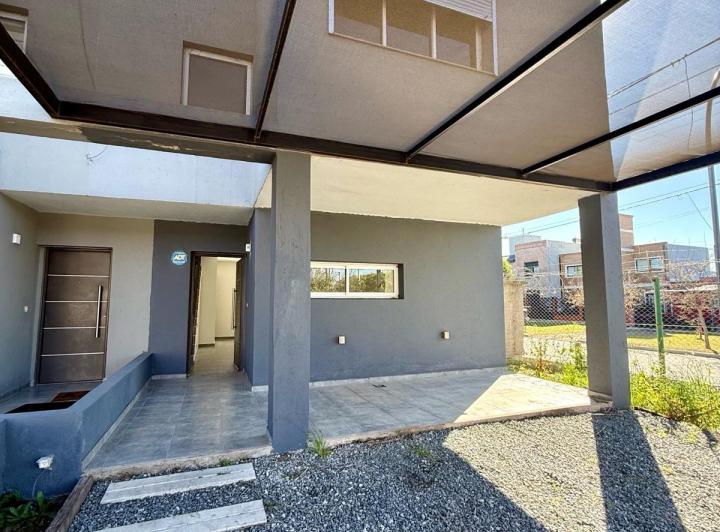Casa · 203m² · 4 Ambientes · 2 Cocheras