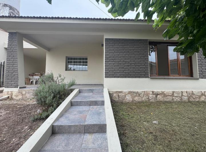 Casa · 110m² · 4 Ambientes · 1 Cochera