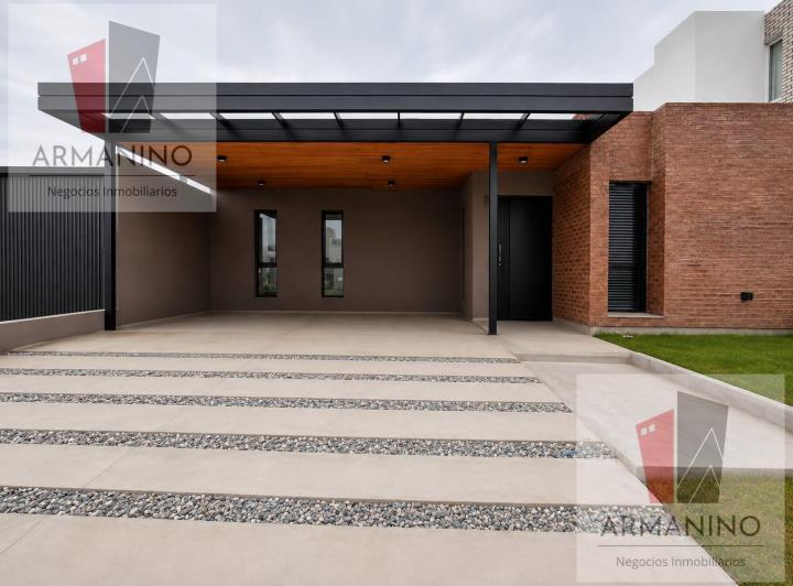 Casa · 160m² · 4 Ambientes · 2 Cocheras