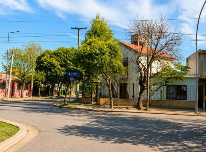 Casa · 67m² · 4 Ambientes · 2 Cocheras