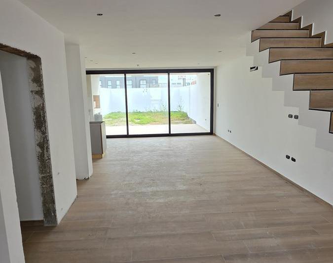 Casa · 155m² · 5 Ambientes · 2 Cocheras
