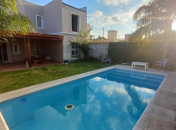 Casa · 159m² · 6 Ambientes · 2 Cocheras