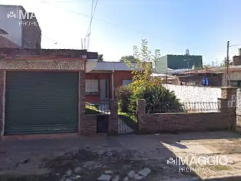Casa en Venta en Barrio San Carlos, Isidro Casanova