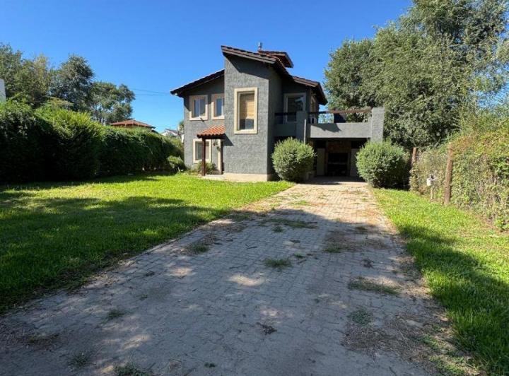 Casa · 100m² · 5 Ambientes · 1 Cochera