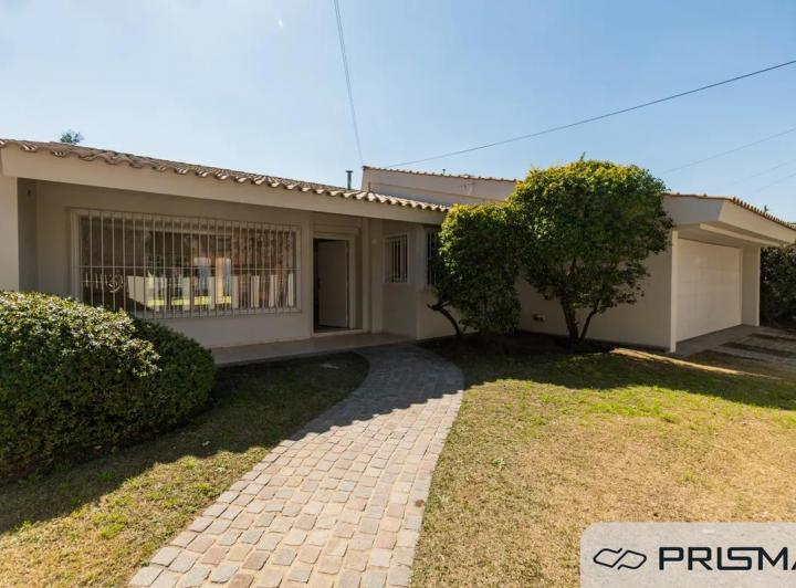 Casa · 350m² · 8 Ambientes · 2 Cocheras