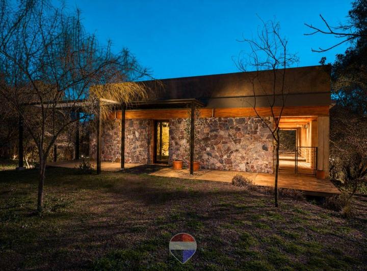Casa · 250m² · 7 Ambientes · 2 Cocheras
