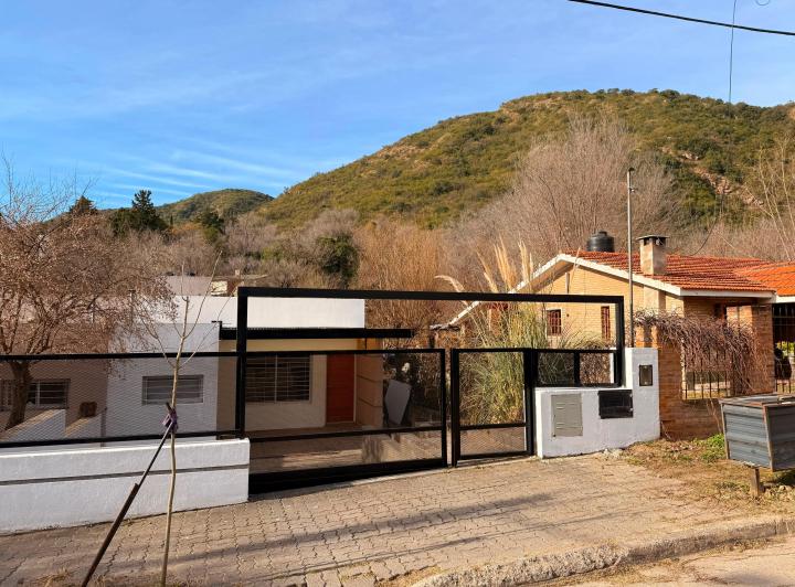 Casa · 80m² · 4 Ambientes · 1 Cochera