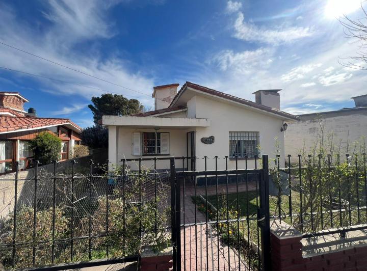 Casa · 350m² · 4 Ambientes · 1 Cochera