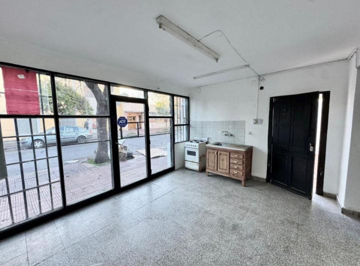 Local comercial · 40m² · 2 Ambientes · 1 Cochera