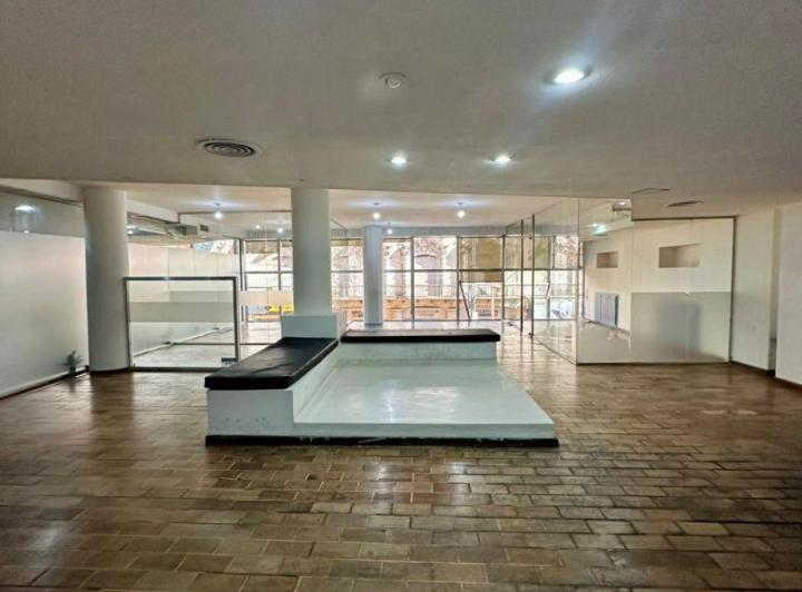 Local comercial · 90m² · 2 Ambientes