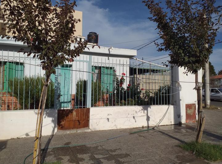 Casa · 77m² · 4 Ambientes · 1 Cochera