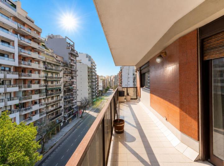Departamento · 145m² · 5 Ambientes · 1 Cochera