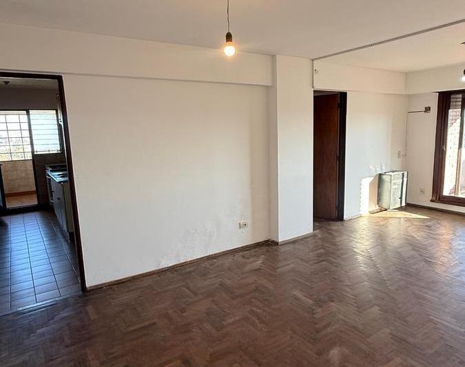 Departamento · 80m² · 8 Ambientes