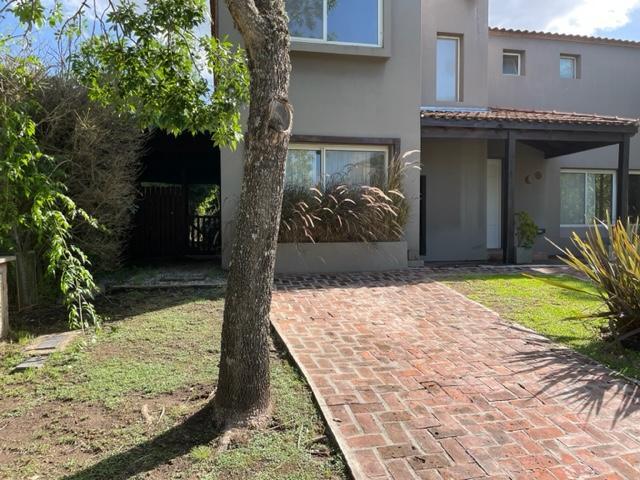 Casa · 220m²