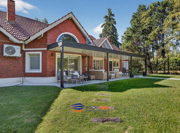 Casa · 290m² · 6 Ambientes