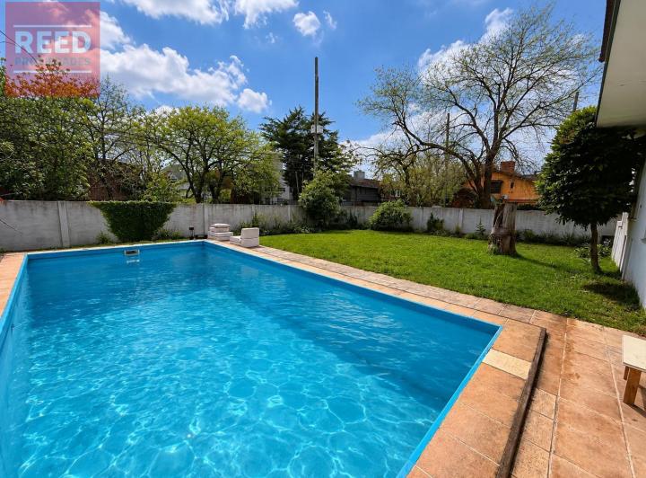 Casa · 322m² · 5 Ambientes · 6 Cocheras