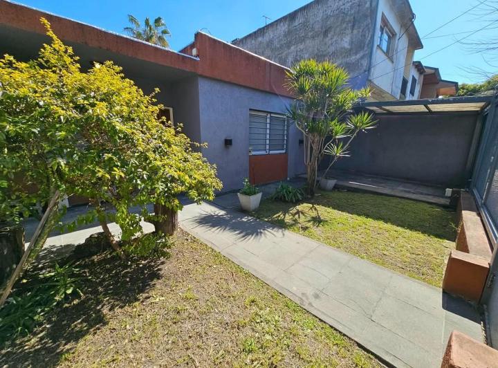 Casa · 180m² · 4 Ambientes · 1 Cochera
