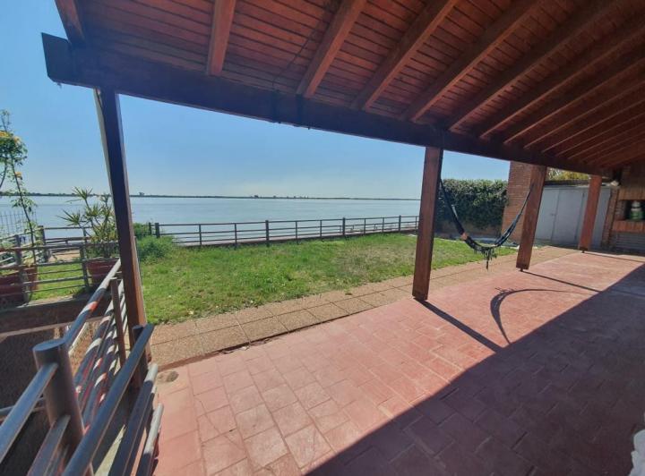Casa · 150m² · 3 Dormitorios · 2 Cocheras