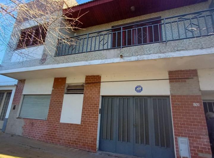 Casa · 4 Ambientes · 1 Cochera