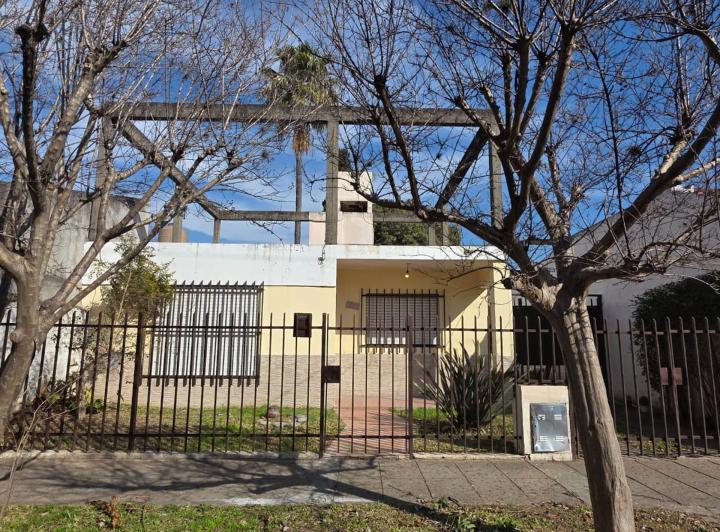 Casa · 90m² · 2 Ambientes · 1 Cochera