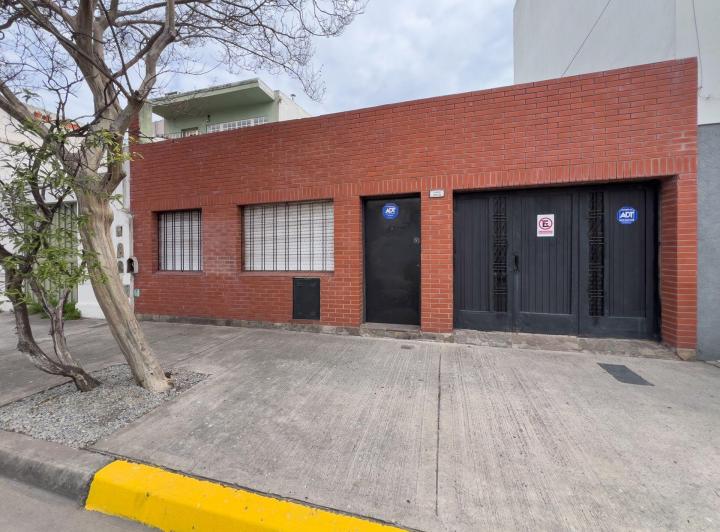 Casa · 88m² · 4 Ambientes · 1 Cochera