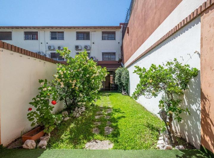 Casa · 141m² · 5 Ambientes · 2 Cocheras