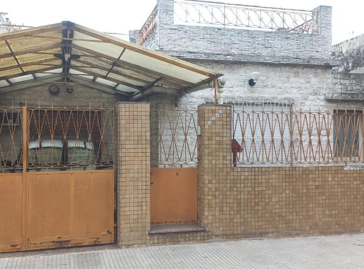 Casa · 210m² · 3 Ambientes · 1 Cochera