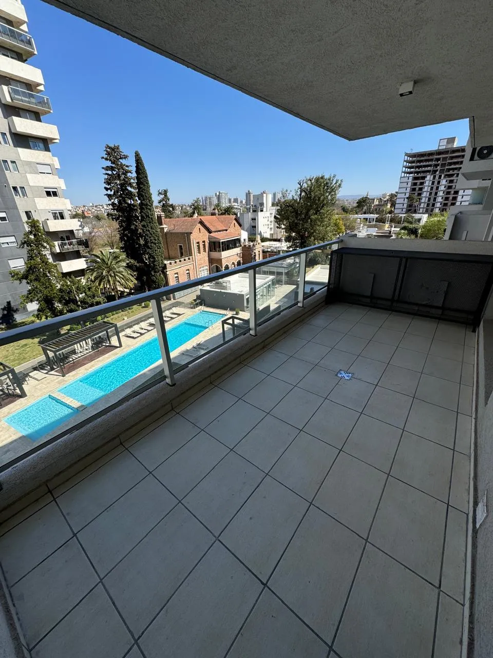 Venta departamento 3 dormitorios con cochera doble en el Opera Luxury Condominiu...