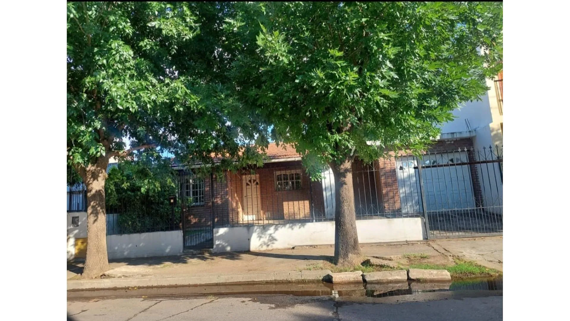 Casa de dos dormitorios con Quincho en Sta Isabel 1
